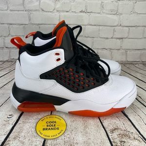 Nike Air Jordan shoes Maxin 200, Basketball Trainers, 6Y/women 7.5, white, black